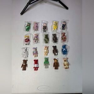 Bearbrick 100% Lot Of 20